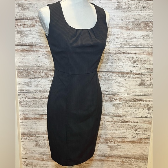 Slim Short sleeveless dress w - Picture 1 of 4